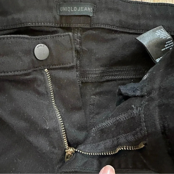 UNIQLO Jeans Women's Straight Skinny Leg Black Denim Size 26x30 GUC - Picture 5 of 8